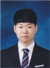 그림입니다.
원본 그림의 이름: 변성용_증명사진.jpg
원본 그림의 크기: 가로 356pixel, 세로 476pixel